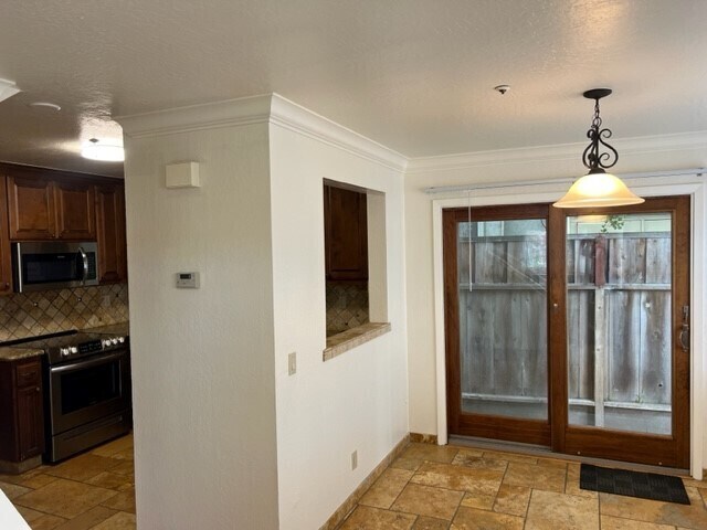 Building Photo - 407C01