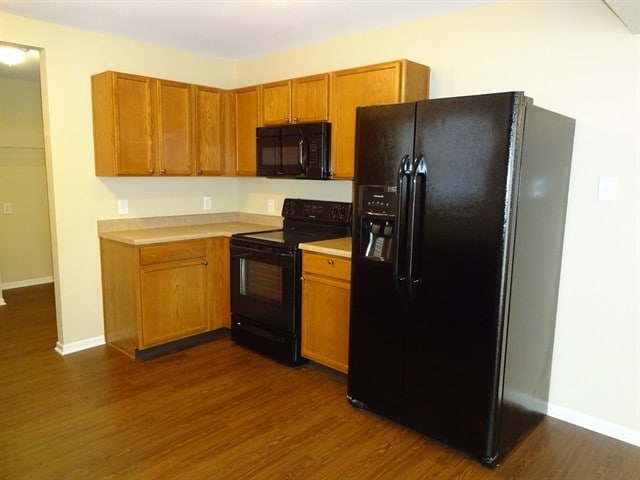 Foto del edificio - 3345 Grove Berry Ln