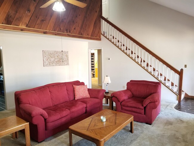 Foto del edificio - 1220 Wood Valley Rd