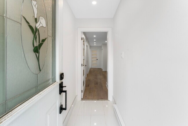 Entrée - 2630 Rue Modugno