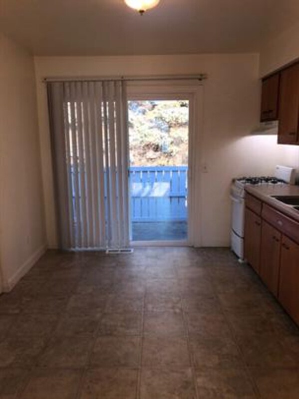 5058 Northfield Dr, Monroe, MI 48161 Condo for Rent in Monroe, MI