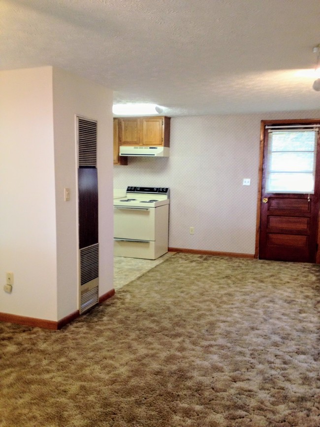 Dining area - Elkview Apartments