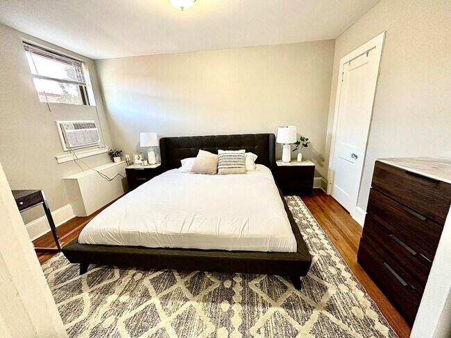 Foto del edificio - 236 W Walnut Ln