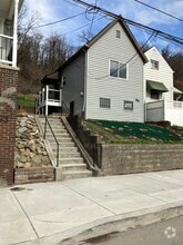 Building Photo - 94 Irvine St