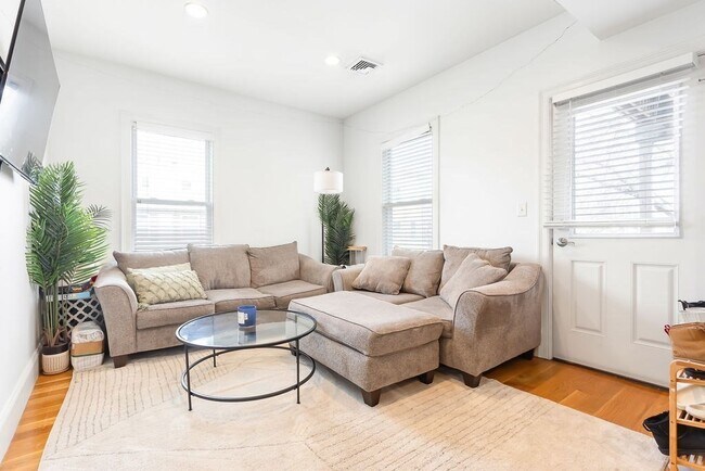 Foto del edificio - 142 Boston St