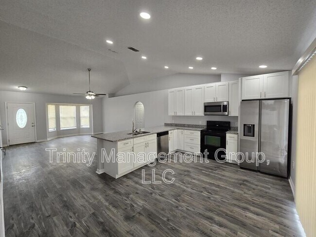 Building Photo - 12325 Shafton Rd