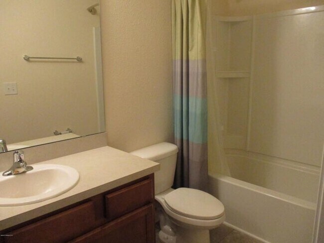 Building Photo - 687 Servia Dr