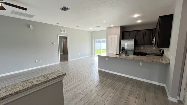 Foto del edificio - Adorable 3 Bedroom / 2 Bathroom Home in Pa...