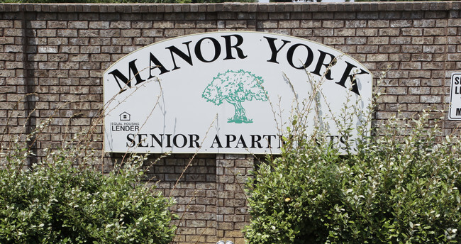 Foto del edificio - Manor York Senior