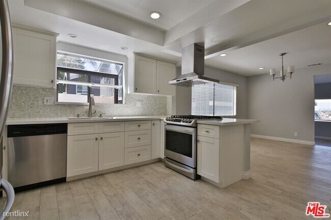Building Photo - 3 br, 3 bath Condo - 2405 Ripley Ave # B
