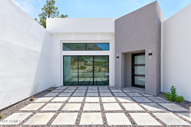 Foto del edificio - 2423 E Lincoln Cir