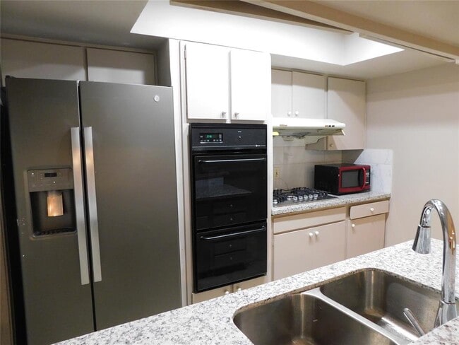 Building Photo - 5507 Kuldell Dr
