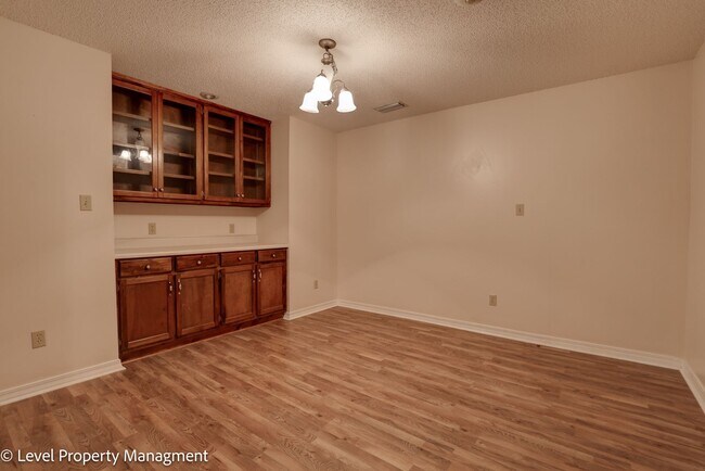 Foto del edificio - Spanish Fort Duplex Side B 2/1 with Bonus Room