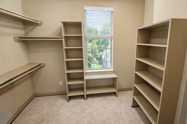 Foto del edificio - 5711 Kiam St