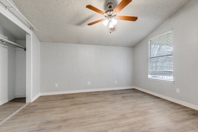 Foto del edificio - 12818 Midway Rd