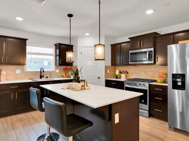 Foto del edificio - 1672 Thistle Ln