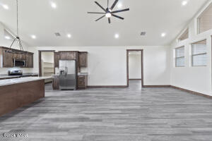 Building Photo - 140 N Retreat Dr