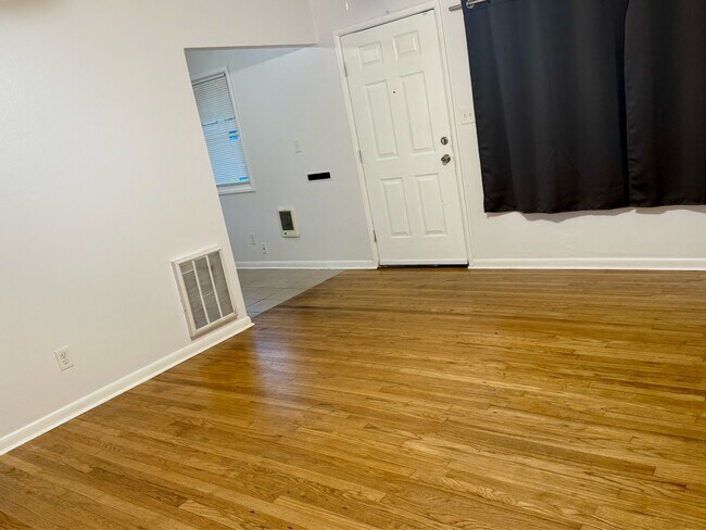 Foto del edificio - 5303 NE 72nd Ave.