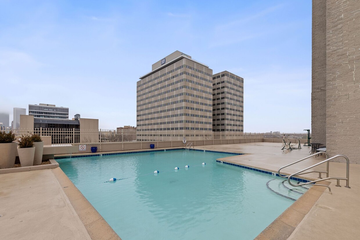 Primary Photo - Beautiful sub penthouse in Downtown Tulsa!