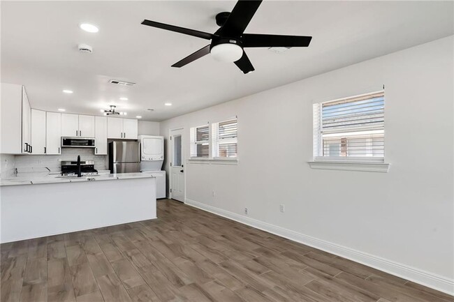 Building Photo - 2508 Chalona Dr