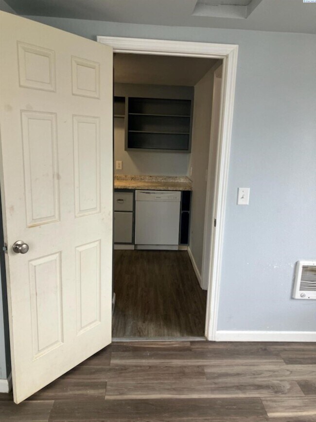 Foto del edificio - COZY 1BD/1BATH APARTMENT FOR LEASE