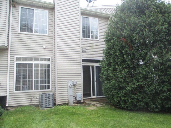 Building Photo - 989 Mesa Dr
