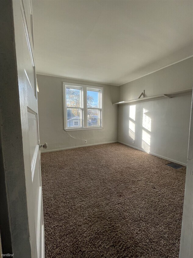 Building Photo - 3 br, 1.5 bath House - 1926 Durand St
