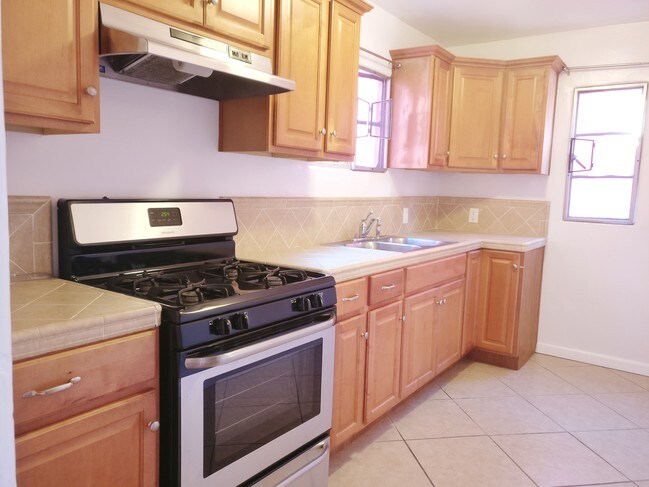 Foto del edificio - 1425 Fairbanks Pl