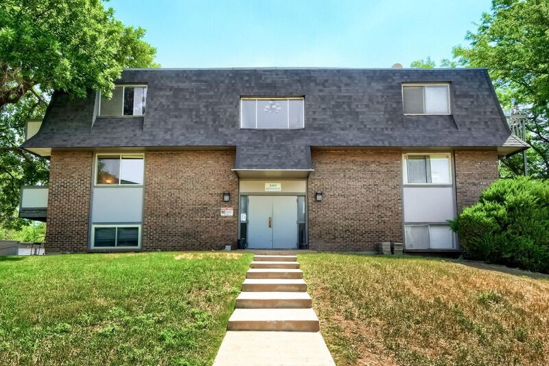 Primary Photo - 280 E Highline Cir