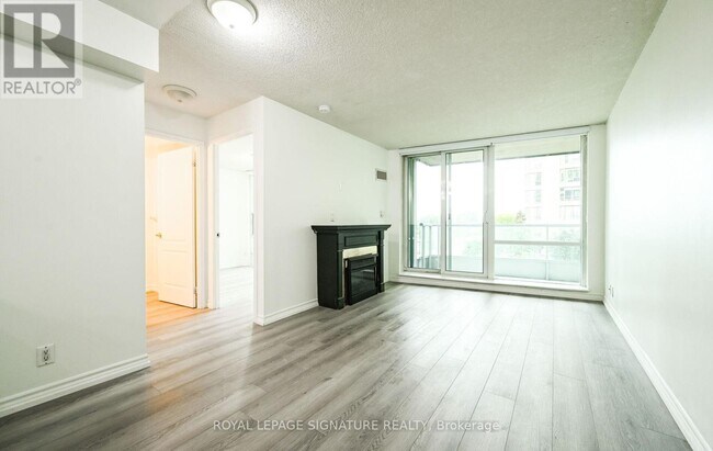 Building Photo - 33 Elm Dr W