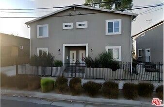 Building Photo - 523 Benton Wy