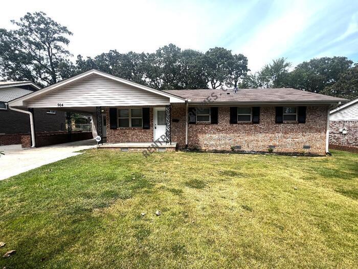 Primary Photo - 904 Coulter Rd