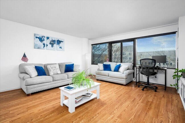 Foto del edificio - 127 Greyrock Pl