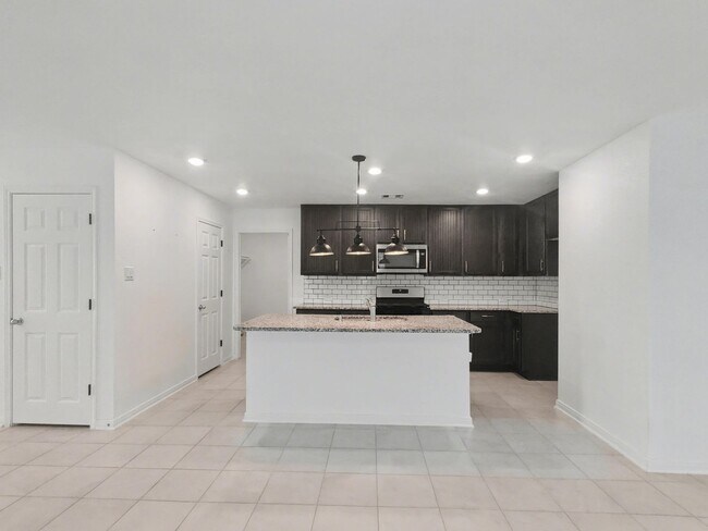 Foto del edificio - 1310 Cardinal Trl