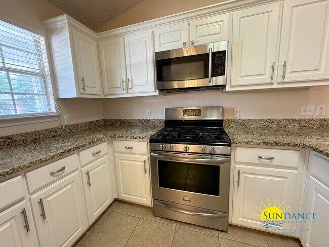 Foto del edificio - Beautiful 3 Bedroom Home in Crestview