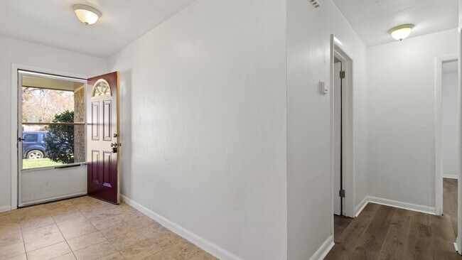 Building Photo - 3201 Bruno Dr