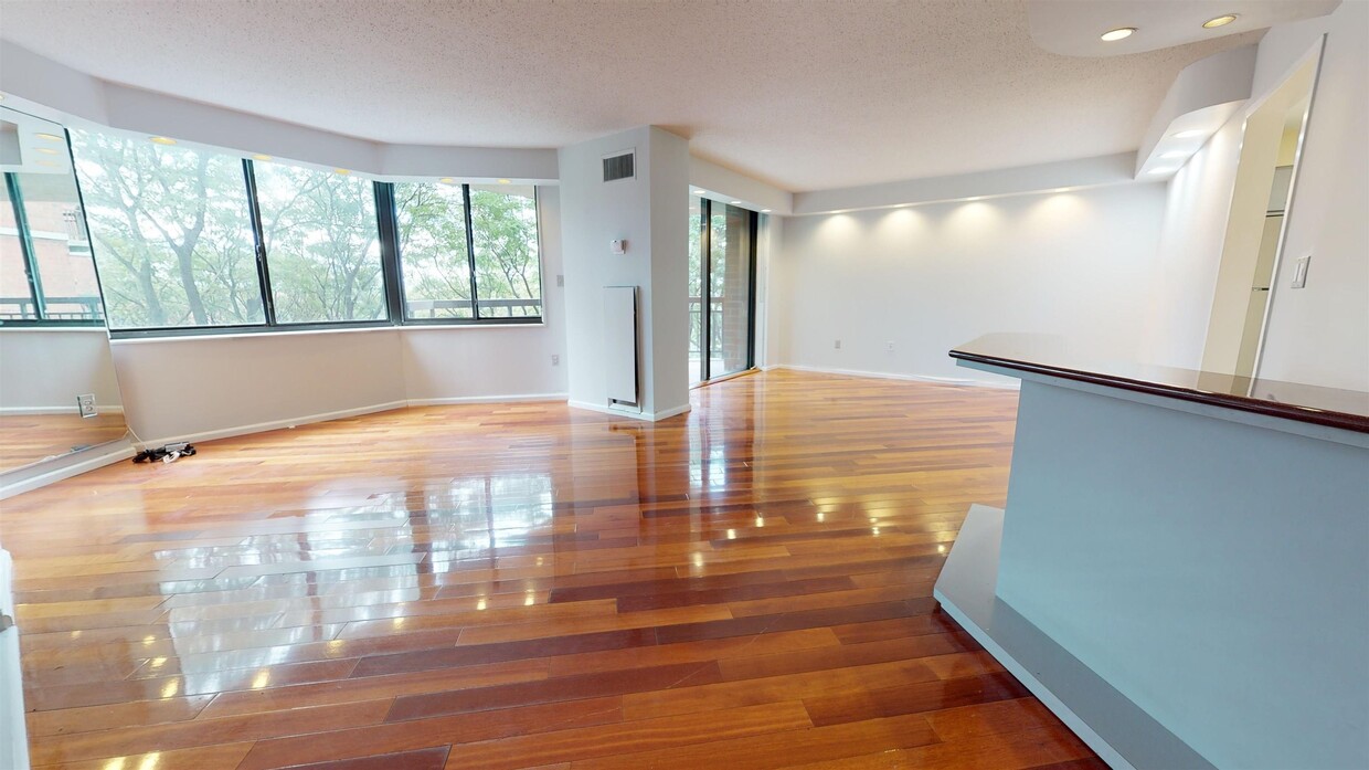 Foto principal - 323 Harmon Cove Tower