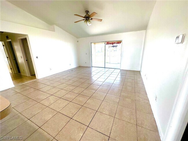 Foto del edificio - 2740 NE 5th Pl