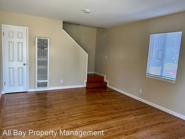 Building Photo - 2 br, 1 bath House - 15295 Upton Ave.