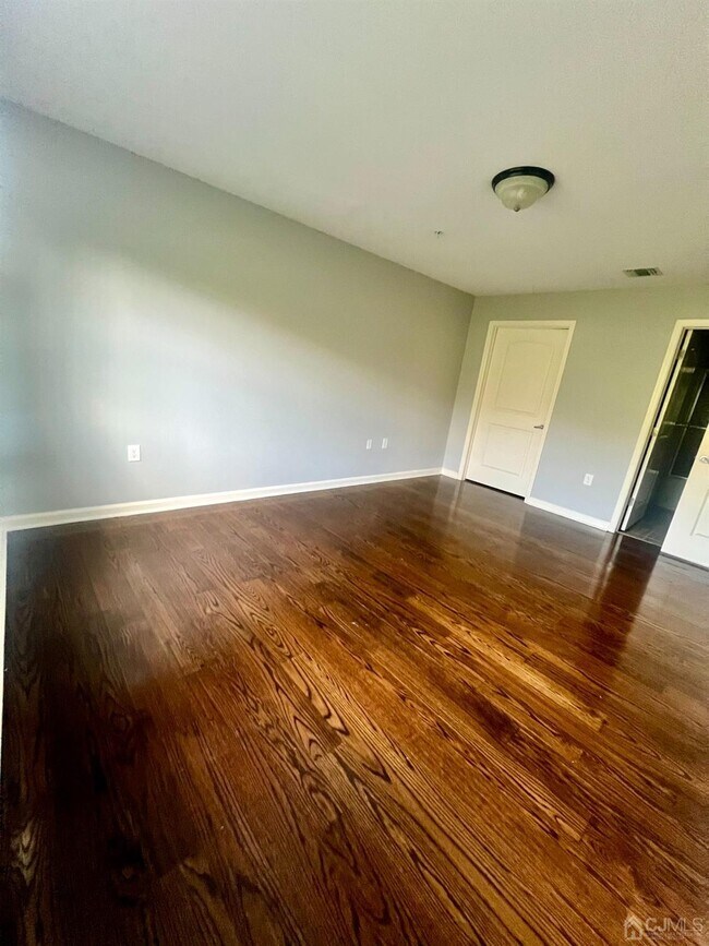 Foto del edificio - 1400 St Georges Ave