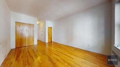 Building Photo - 324 E 83rd St