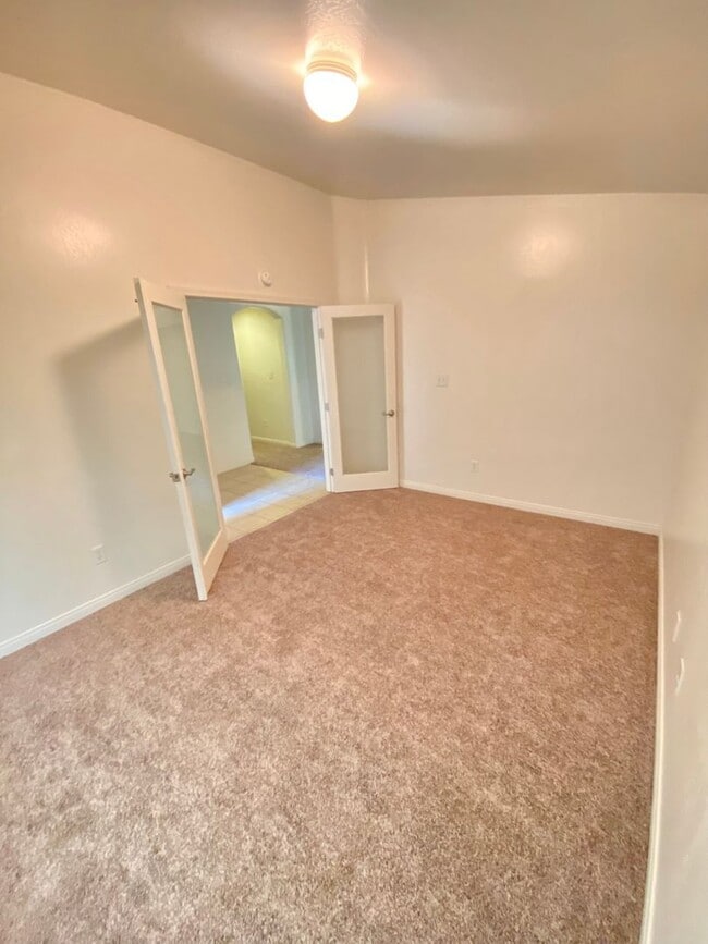 Building Photo - Beautiful 3 bed 2 bath Home in Rosedale!