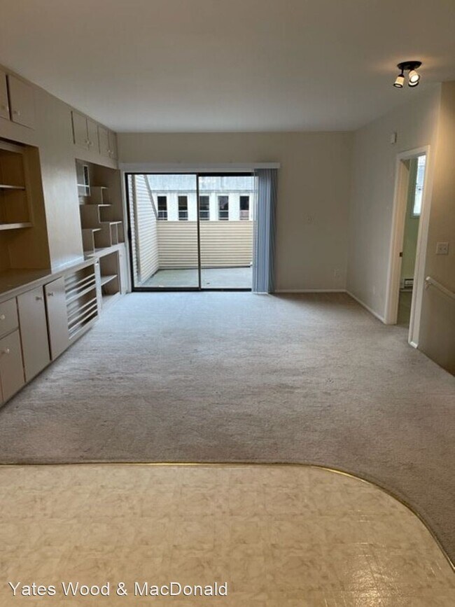 Foto del edificio - 2 br, 1 bath House - 4526 1/2 15th Ave NE