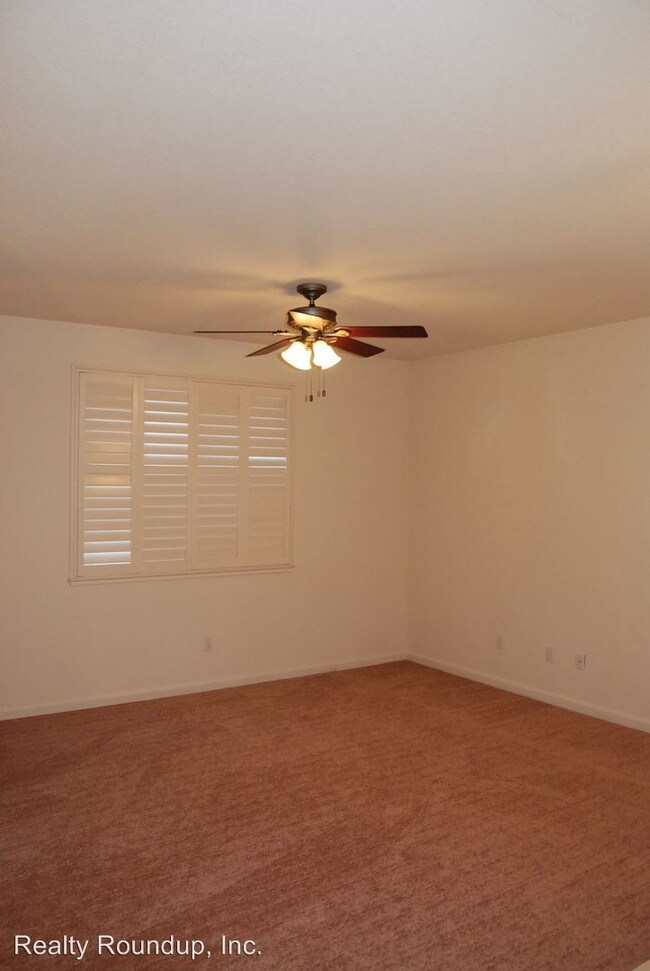 Building Photo - 3225 English Oak Cir