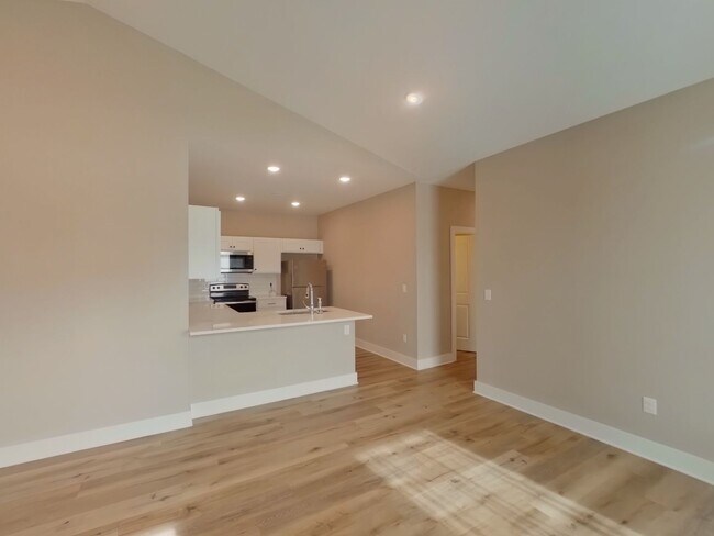 Building Photo - New 4-bedroom Wichita Townhome