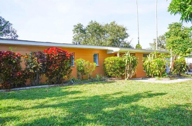 Foto del edificio - 604 Normandy Rd