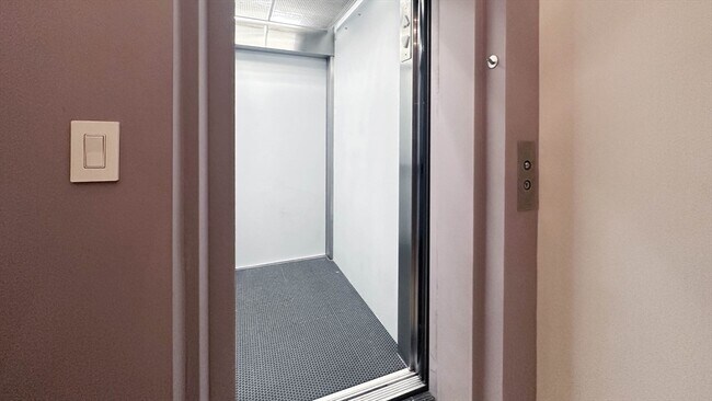 Foto del edificio - 90 N Washington St