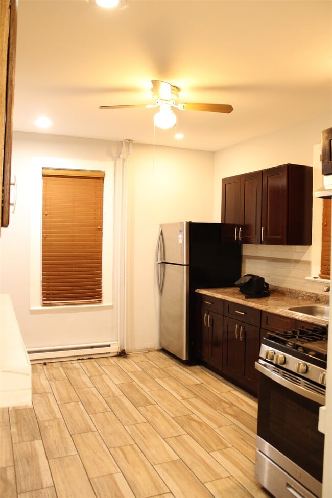 Foto del edificio - 224 BAYVIEW Ave