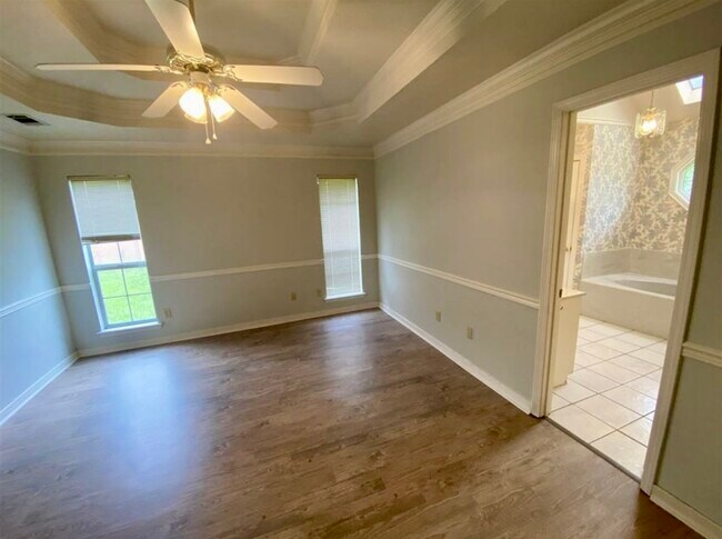 Building Photo - 149 Glenwood Dr