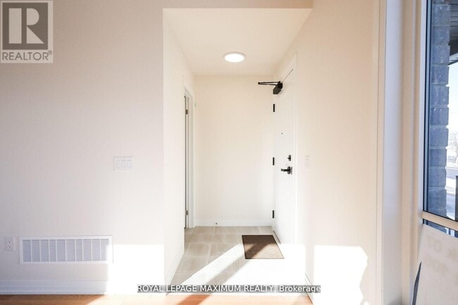 Building Photo - 11 Baynes Wy